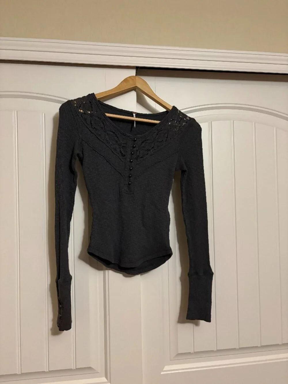 Free People Come On Over Henley XS Xtra Small Dark Gray Lace Inlay Long Sleeve